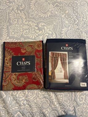 Chaps Red Paisley Juliette Valance Set